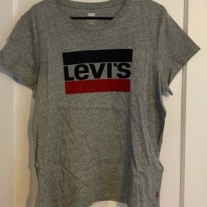 NEW Levi T-Shirt